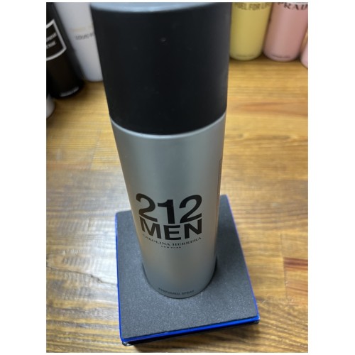 Carolina Herrera 212 Men perfume Spray 200 ML Erkek DEODORANTI