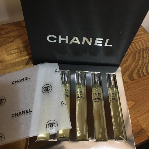 CHANEL ALLURE BAYAN ÇANTA SETİ ( 5 x 7,5 ML ) Decant Canta boy Parfüm